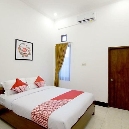 Oyo 931 Dara Dewi Homestay Джок'якарта Екстер'єр фото