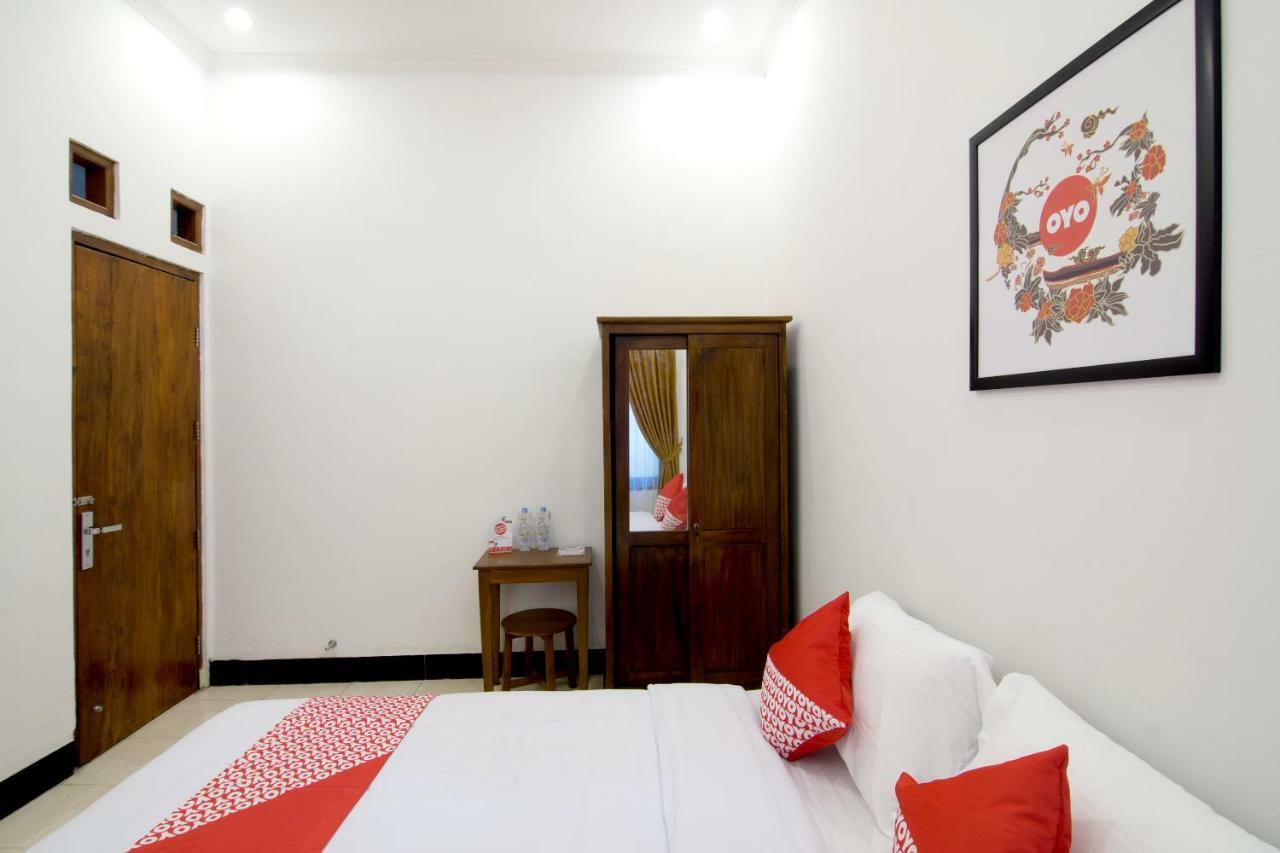 Oyo 931 Dara Dewi Homestay Джок'якарта Екстер'єр фото