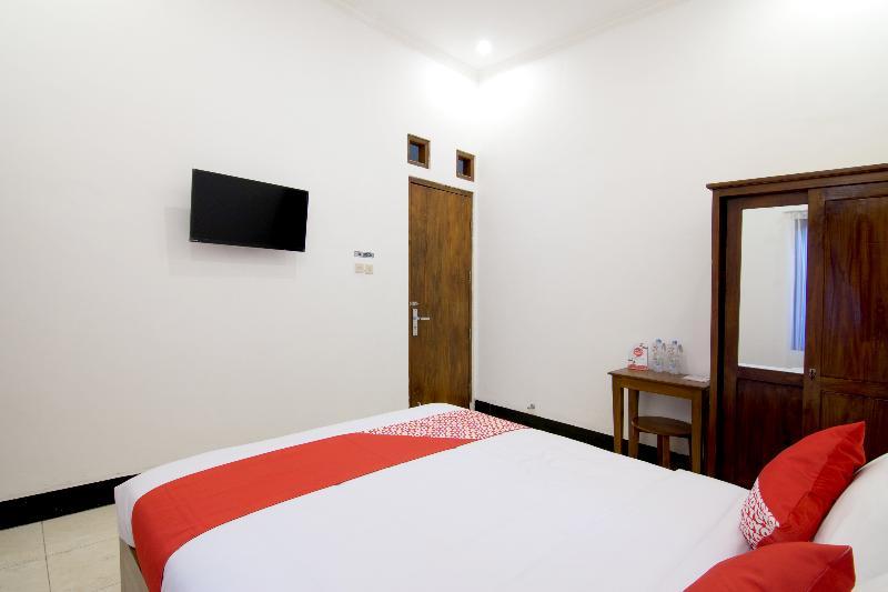 Oyo 931 Dara Dewi Homestay Джок'якарта Екстер'єр фото