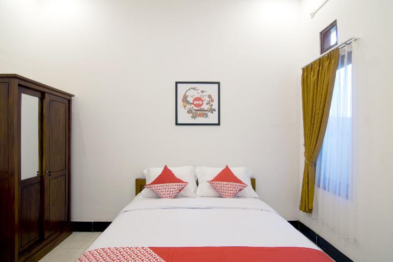 Oyo 931 Dara Dewi Homestay Джок'якарта Екстер'єр фото