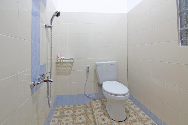 Oyo 931 Dara Dewi Homestay Джок'якарта Екстер'єр фото
